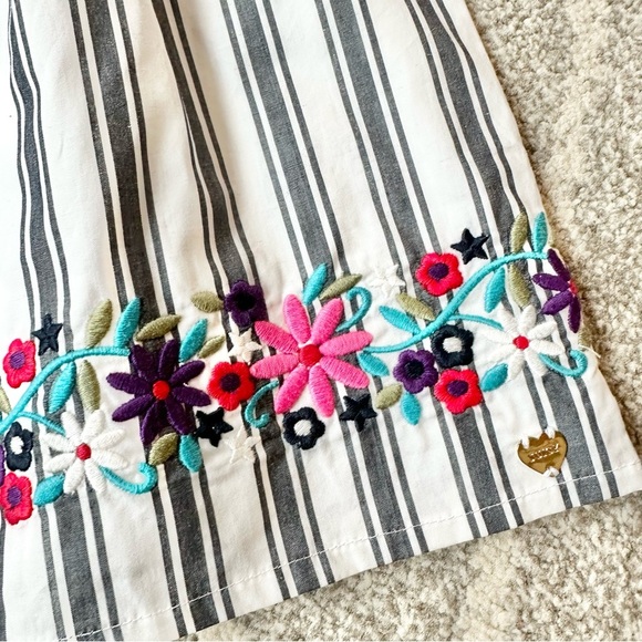 Juicy Couture White and Gray Striped Smock Dress with Embroidered Hem - Picture 2 of 5